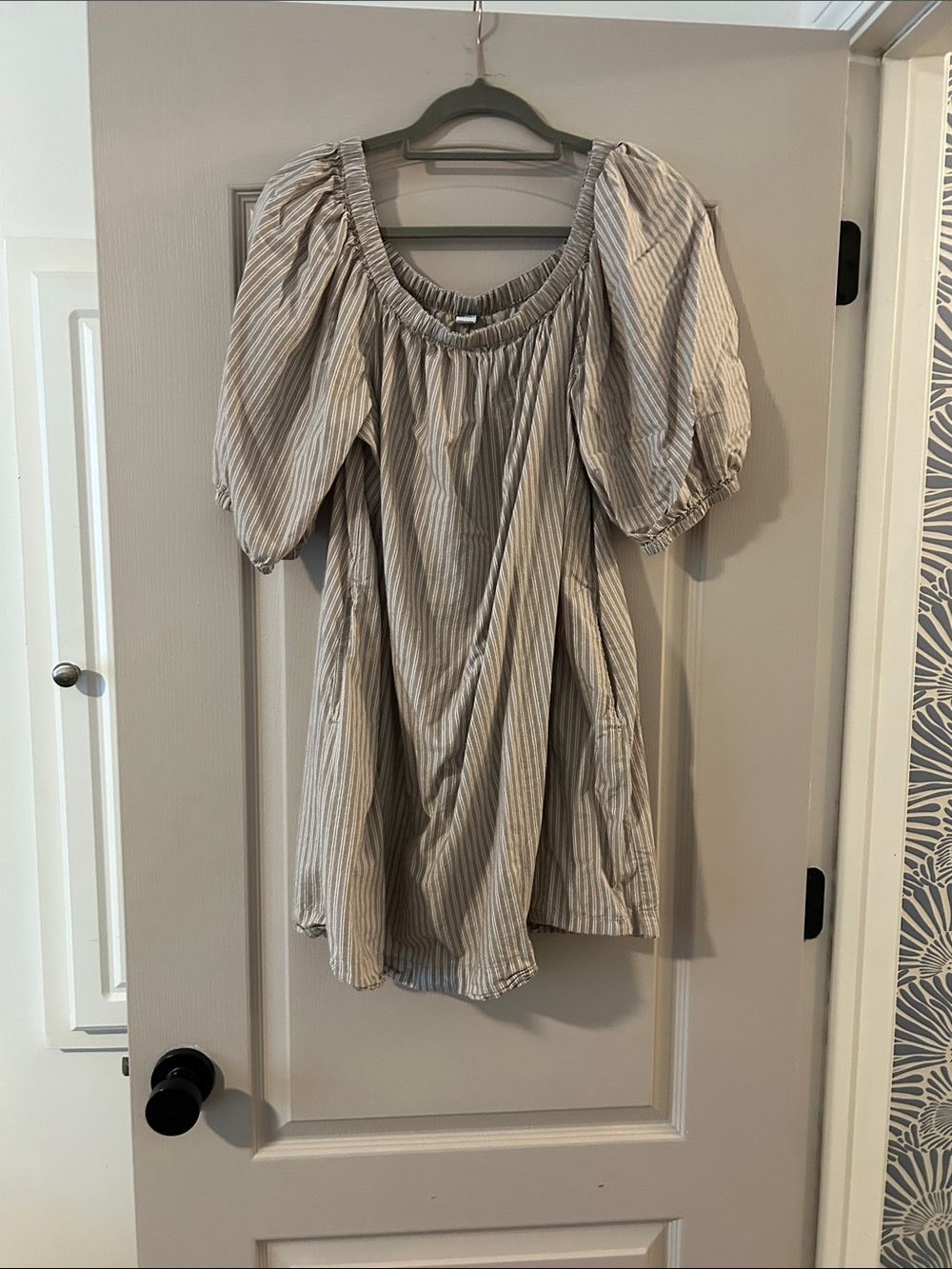 Old Navy Beige Striped Puff-Sleeve Mini Dress